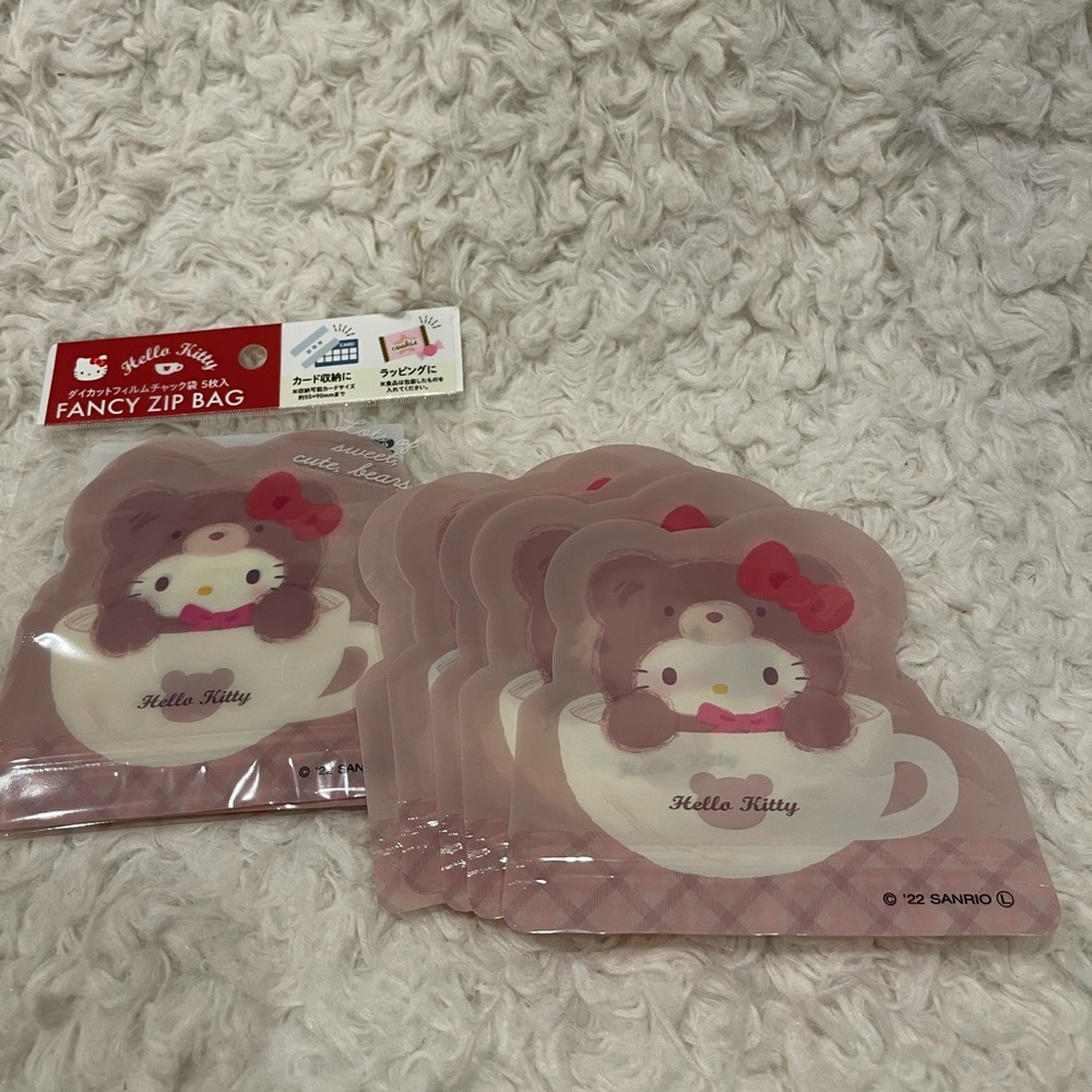 Hello Kitty Zip Bag